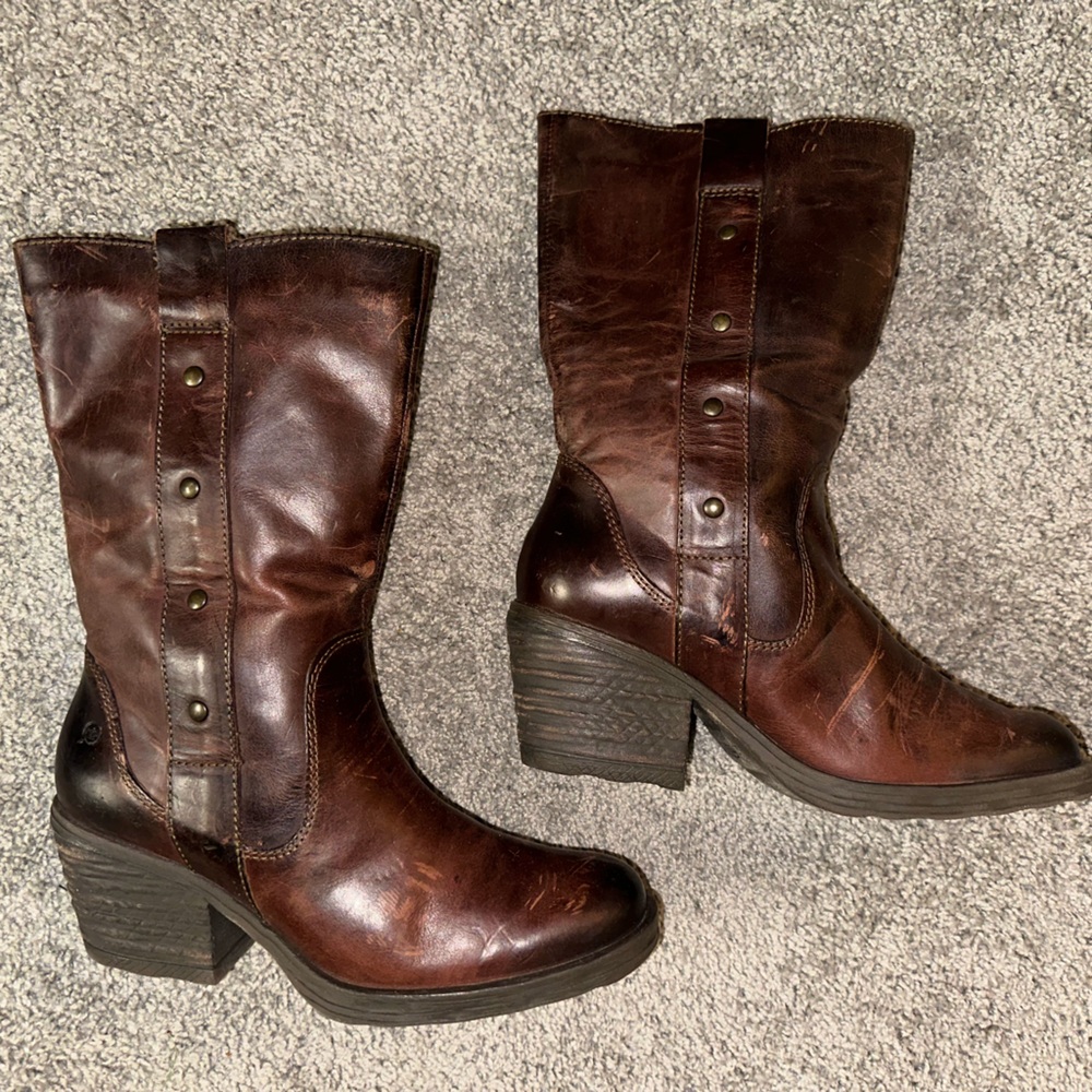 Women’s brown leather boots